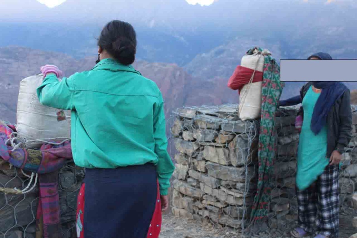 हुम्लाका नागरीकहरु न्युन ज्यालामा काम गर्न बाध्य ।