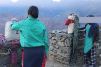 हुम्लाका नागरीकहरु न्युन ज्यालामा काम गर्न बाध्य ।