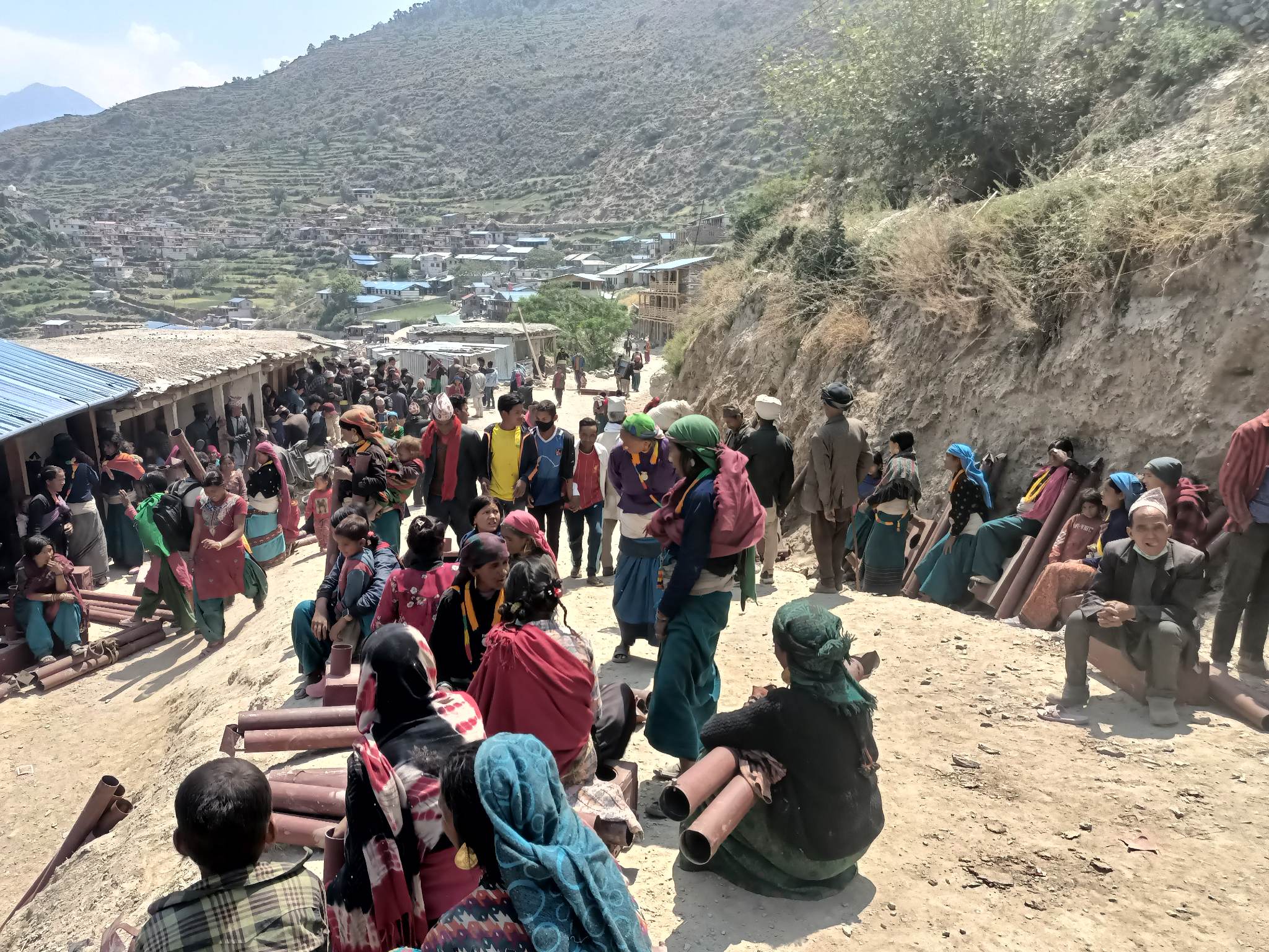 हुम्लाको श्रीनगरमा चुलो बितरणमा बिबाद भए पछि नागरिकले आफुखुसी लिए