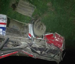 बैतडीमा जन्ती बोकेको बस दुर्घटना : ८ जनाको मृत्यु, ४ घाइते