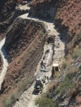 हुम्लाको अदानचुलीमा शाँखा रोड कालोपत्रे हुँदै ।