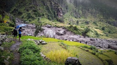 हुम्लामा भयानक बढी-पहिरो जाँदा सिंगाे वडा त्रासमा