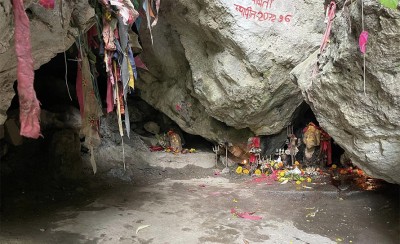 उदयपुरको जगदेश्वरी महादेव गुफा ओझेलमा