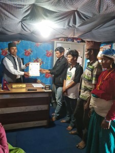 सहिद परिवार समाज हुम्लाले जिल्लाका सबै स्थानीय तहमा ज्ञापन पत्र बुझायो ।