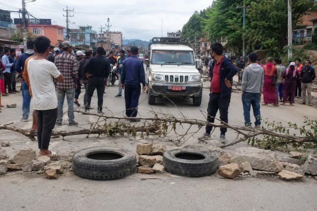 फेरी कर्णाली करीडोर अनिश्चितकालीन बन्दको घोषणा ।