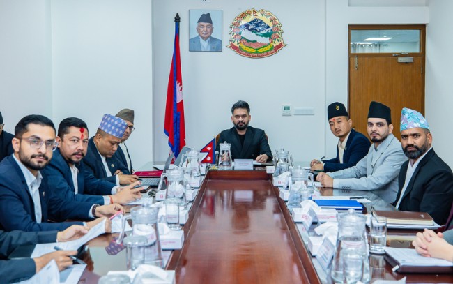 सरकारी कार्यालयमा साताको दुई दिन बिदा दिने निर्णयसँगै अब कार्यालय समय ९ देखि ५ सम्म