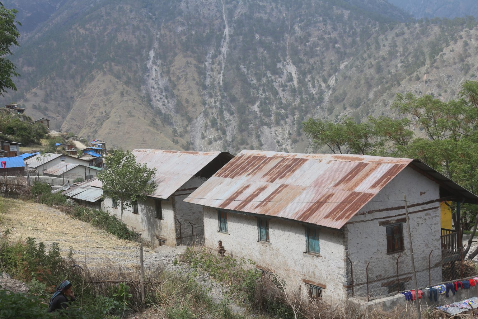 बाइस वर्षदेखि विद्यार्थीविहीन सूर्योदयको छात्रावास : न विद्यार्थी, न पुनर्निर्माण