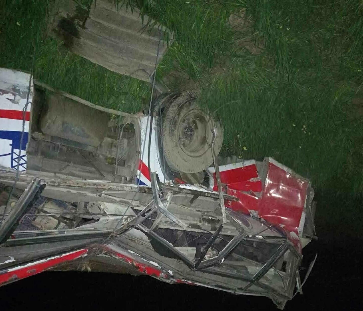 बैतडीमा जन्ती बोकेको बस दुर्घटना : ८ जनाको मृत्यु, ४ घाइते