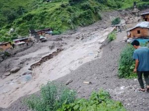 बिच्छ्यामा आएको बाढीले हुम्ला र बाजुराका गरी २९ घर सहित वडा कार्यालय र पुलमा क्षती