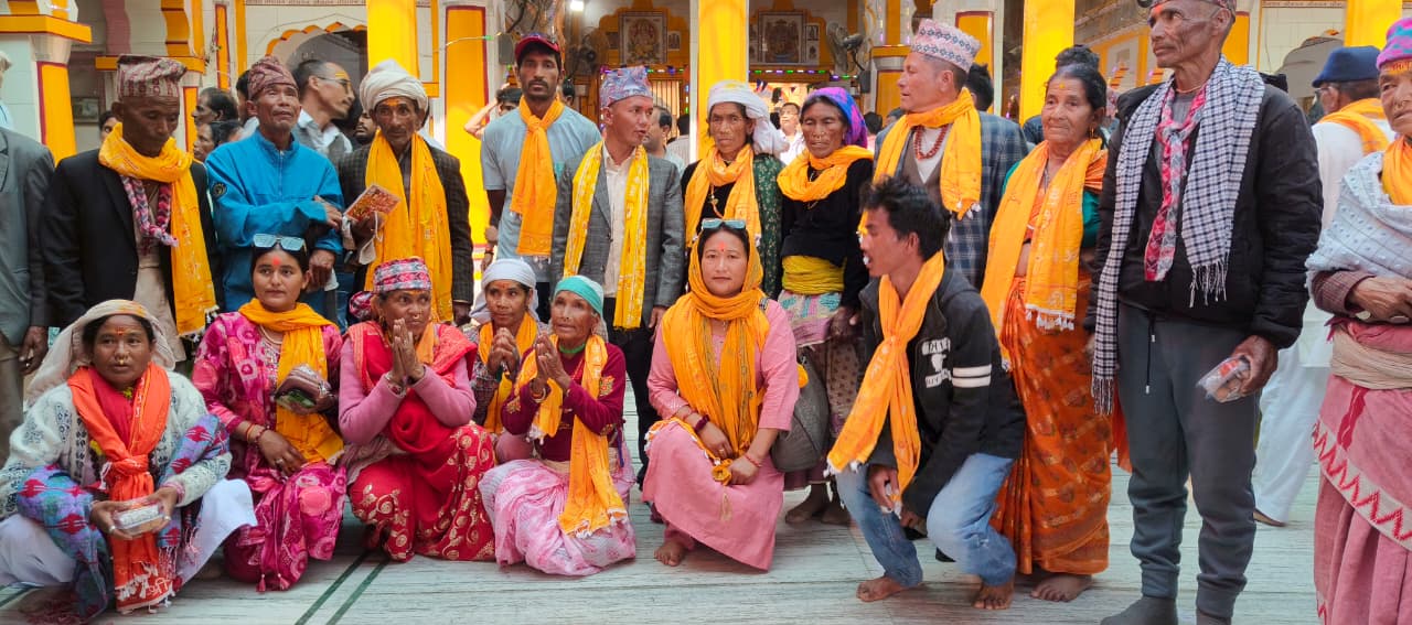 भारत भ्रमण गरेर फर्किए हुम्लाका जेष्ठनागरीक र धामीझाक्रीहरु ।।