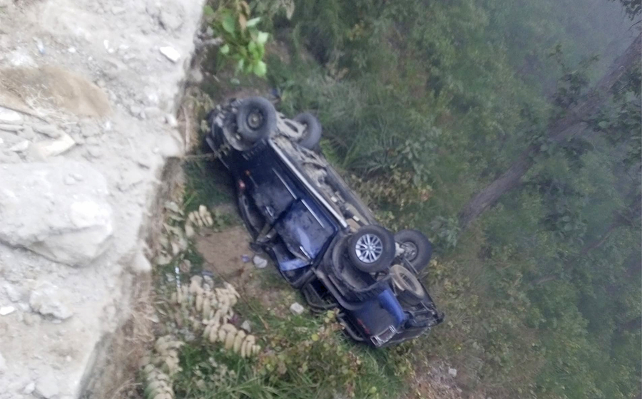 सुर्खेतमा गाडी दुर्घटना हुँदा ४ जनाको मृत्यु, एक जना घाइते